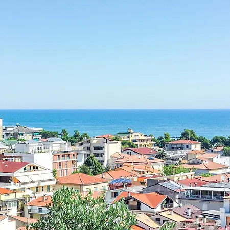 Gorgeous Apartment In Silvi Marina Lejlighed *