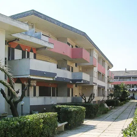 Gorgeous Apartment In Silvi Marina *